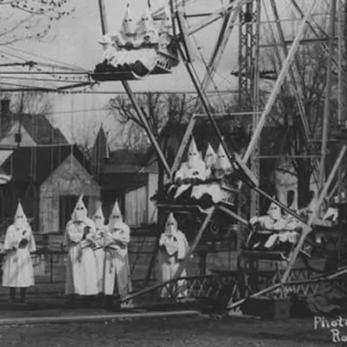 Photo Of The Day: How 41 Ku Klux Klan Members Ended Up On A Ferris Wheel