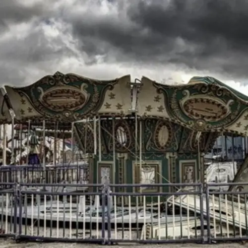 27 Eerie Photos Of Abandoned Amusement Parks