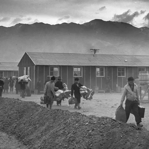 Heartbreaking Photos Taken Inside Of Manzanar, One Of America's WWII-Era Japanese Internment Camps