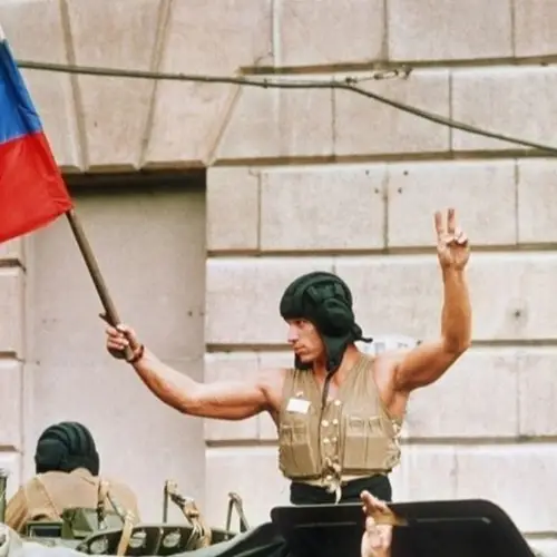 The Fall Of The Soviet Union In 36 Rarely-Seen Photographs