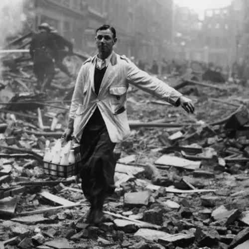 36 Photos Of Londoners Not Giving A S*** That The Nazis Just Bombed Them