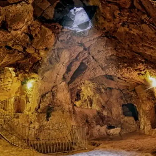 15 Astounding Photos Taken Inside The Lost Underground City Of Derinkuyu