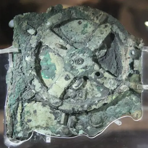 The Astonishing History Of The Antikythera Mechanism, The Oldest Computer In The World
