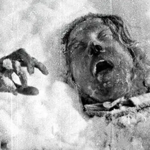 Gruesome, Odd, And Some Unsolved: 16 Of The Most Unusual Deaths From History