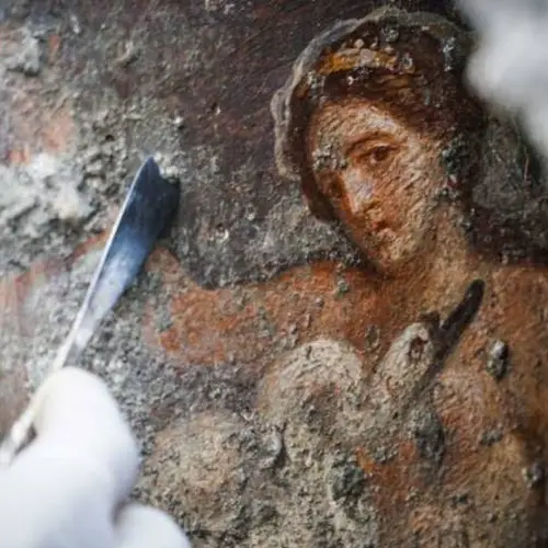 An Ancient Roman Erotic Fresco Painting Has Just Been Uncovered In Pompeii