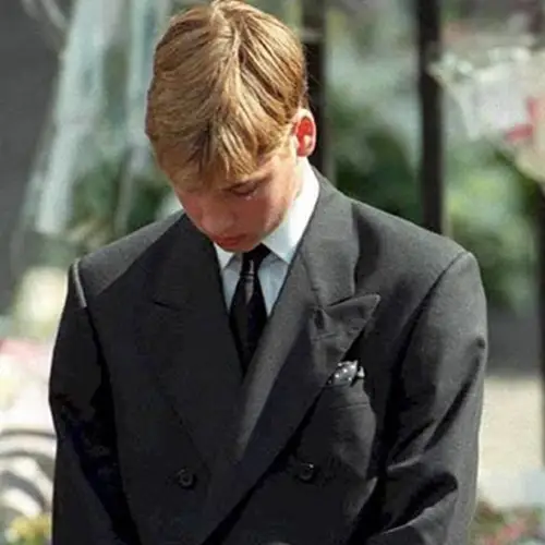 33 Photos Of Princess Diana's Funeral That Show How Beloved Lady Di Truly Was