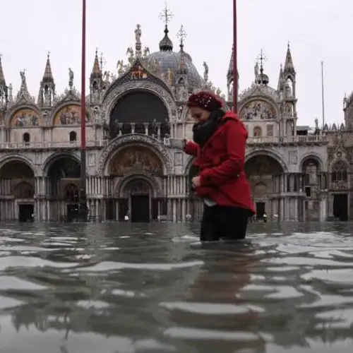 21 Shocking Photos Of The Venice Floods