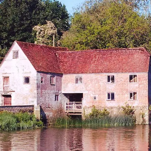 Ancient British Mill-Turned-Museum Is Making Flour Again To Help With COVID-19 Shortage