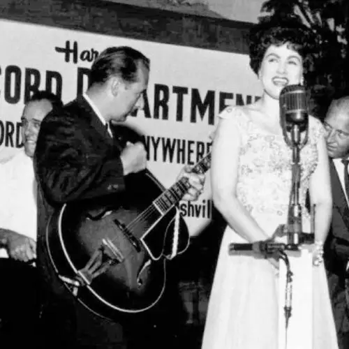 Inside The Sudden Death Of Patsy Cline, Country Music's Rising Star Of The 1960s