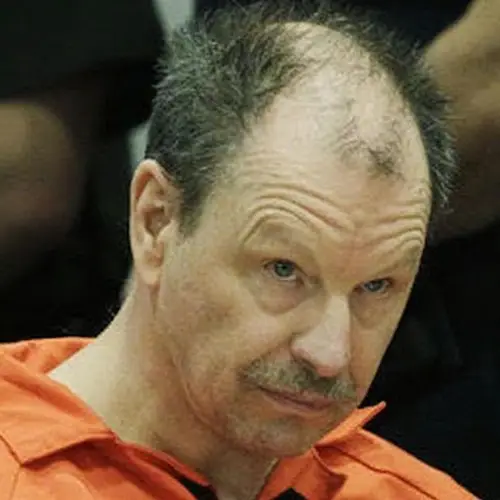 Inside The Horrific Stories Of 11 American Serial Killers, From The 'Beast Of Chicago' To 'Hell's Belle'