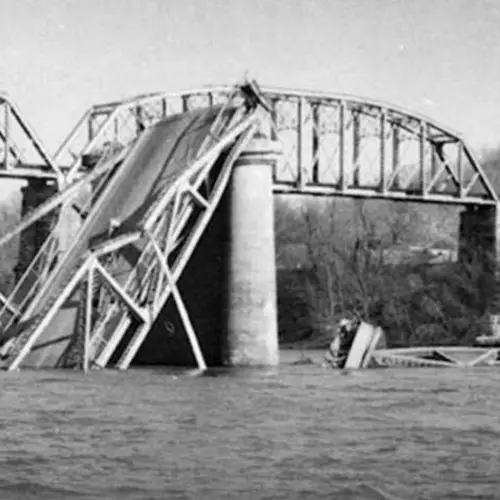 The True Story Of The Silver Bridge Collapse That Left 46 People Dead