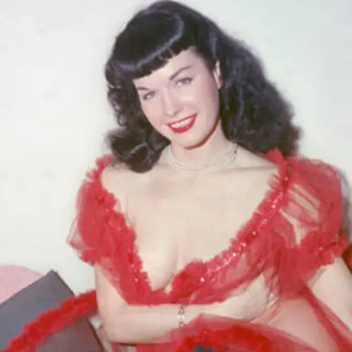 35 Pictures Of Bettie Page, The Iconic Pinup-Turned-BDSM Model Who Helped Usher In America's Sexual Revolution