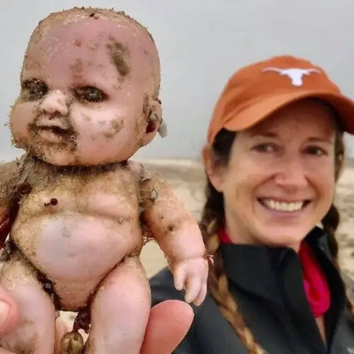 Marine Scientists Keep Finding Creepy Dolls Washed Ashore On This Texas Beach