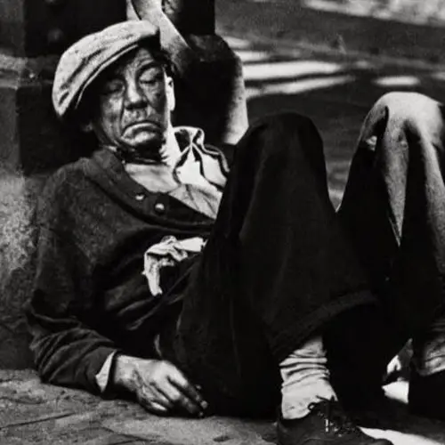 44 Gritty Images Of New York's Bowery, From Street Gangs To Punk Rock