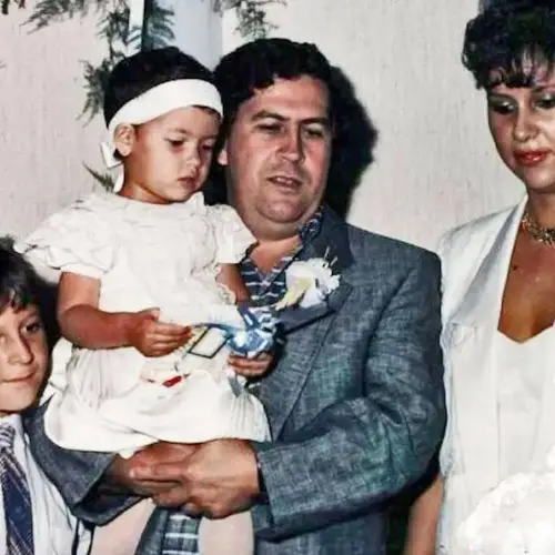 29 Ridiculous Facts About Pablo Escobar, History's Most Infamous Drug Kingpin