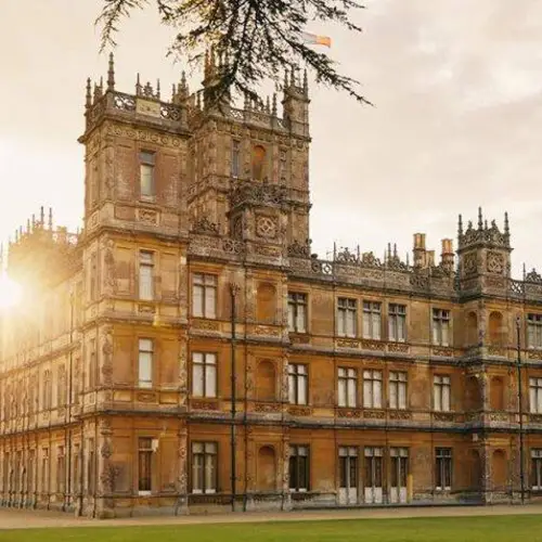 33 Photos Of Highclere Castle, The Real-Life Downton Abbey House