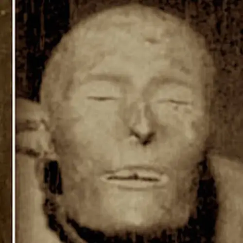 The Strange Tale Of Elmer McCurdy, The Train Robber Whose Corpse Became A Funhouse Attraction