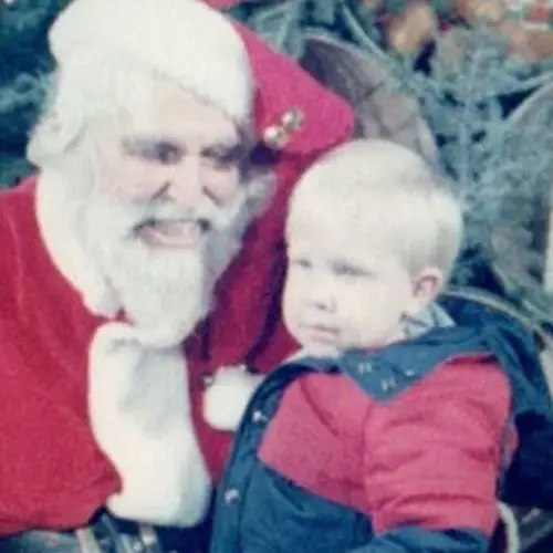 44 Creepy Mall Santas From Decades Past That Spread Christmas Fear