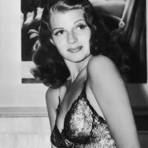 32 Famous Photos Of Rita Hayworth — And The Surprisingly Sad Story Behind The 1940s Sex Symbol