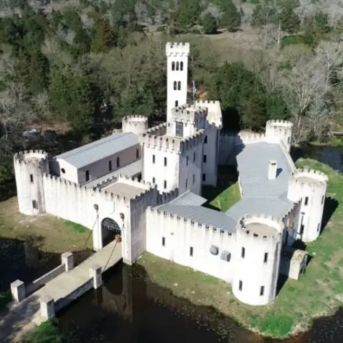 Newman's Castle, The Astounding Medieval-Style Fortress Built By A Baker In Rural Texas