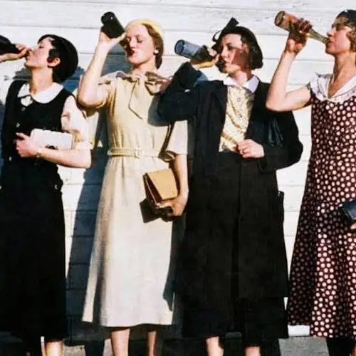 77 Colorized Images That Show The Roaring Twenties As It Truly Was