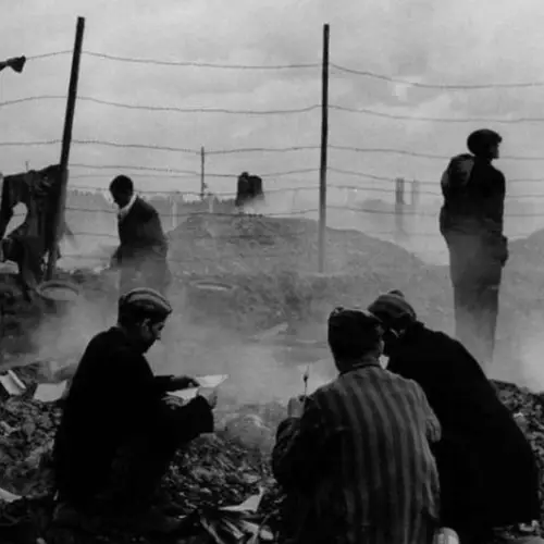 Lee Miller, The Model-Turned-War Correspondent Who Took Some Of The Most Iconic Photos Of World War 2