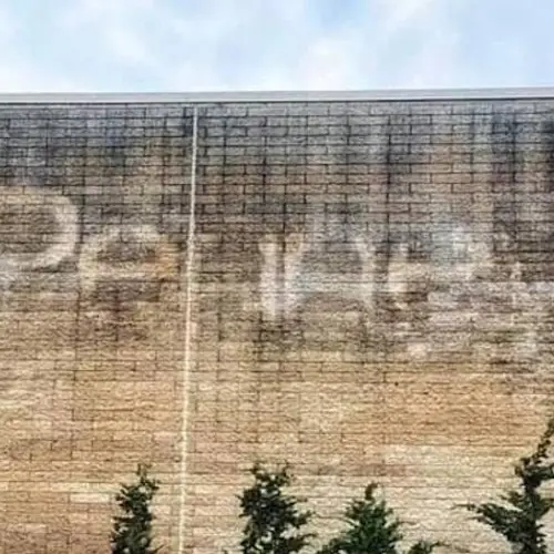 44 Haunting Images Of Abandoned Department Stores Across America And Beyond