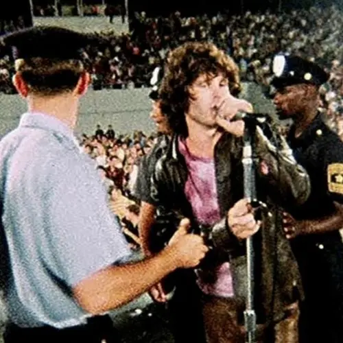 33 Striking Photos Of The Doors That Reveal The Tumultuous History Of The 1960s Rock Band