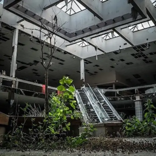 These Photographs Of Abandoned Locations Give You A Glimpse Into A Post-Apocalyptic World