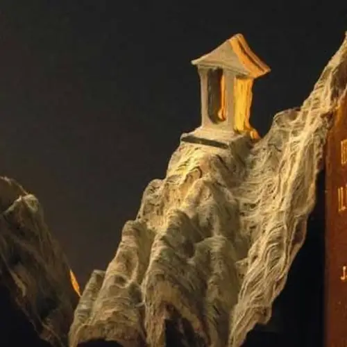 Four Brilliant Book Sculpture Artists And Their Most Mesmerizing Book Art
