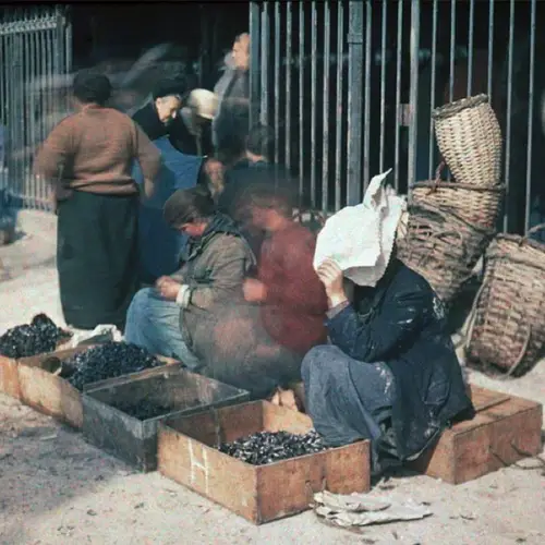 Early 20th Century Paris In Amazing Color