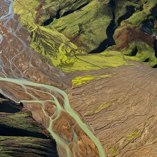 Sarah Martinet Captures True Beauty In These Aerial Photographs of Iceland