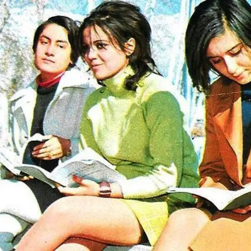 Life Under The Shah Of Iran Before 1979, In 47 Revealing Photos