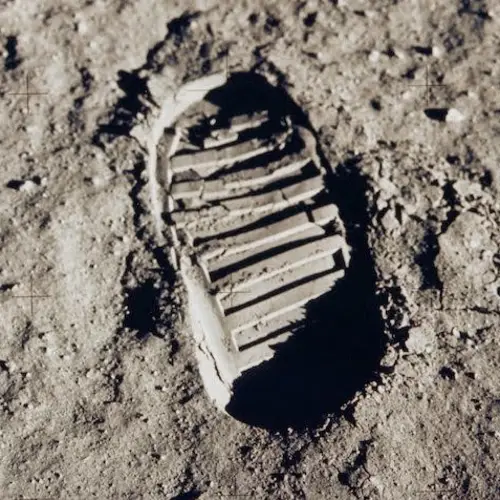 44 Historic NASA Photos From The Glory Days Of Space Exploration