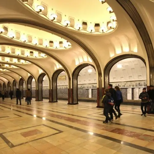 The Moscow Metro: A Mausoleum Of Revolutionary Ideals