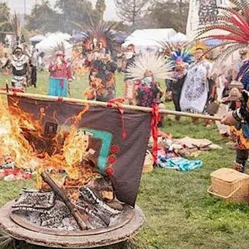 21 Delightful Photos Of People Celebrating New Year's Around The World
