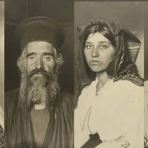 35 Ellis Island Immigration Photos That Capture American Diversity
