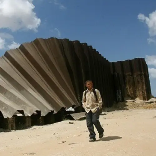 7 Modern Border Walls You May Not Know About