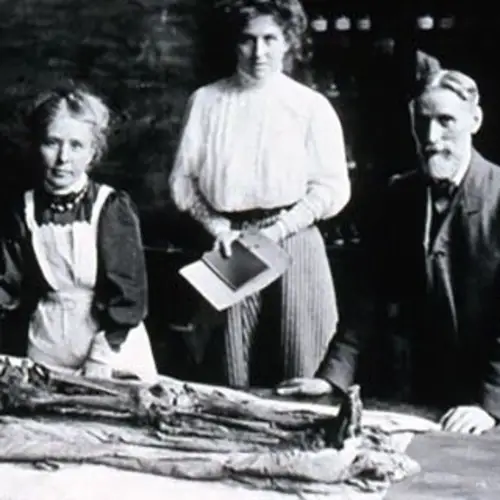 Did The Victorians Really Host Mummy Unwrapping Parties?