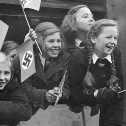Everyday Life In Nazi Germany: 33 Photographs Of "Normal" Life In The Third Reich