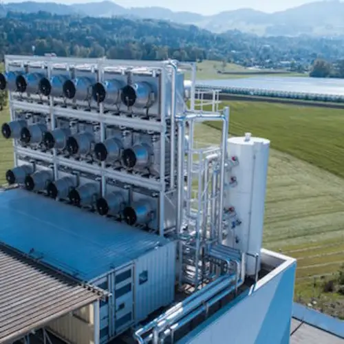 This New Machine Sucks CO2 From The Air And Uses It To Grow Vegetables