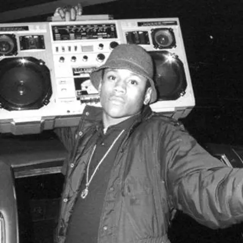 Vintage Photos From The 1980s Glory Days Of The Boombox