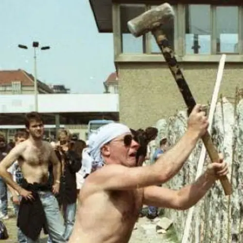 The Fall Of The Soviet Union, In 36 Rarely-Seen Photos