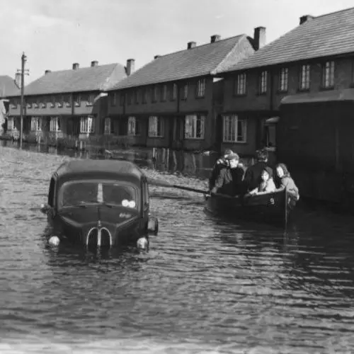 The Real "Storm Of The Century": Photos From The North Sea Flood Of 1953