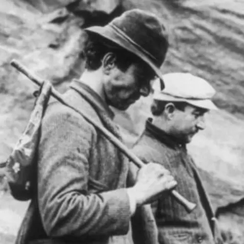 On The Road: 24 Vintage Photos Of Hobo Life In America