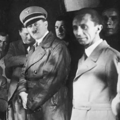 29 Photos Taken Behind The Cameras Of The Nazi Propaganda Machine