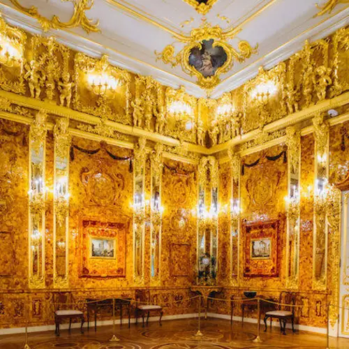 Inside The Amber Room, The 18th-Century Russian Marvel That Vanished During World War II