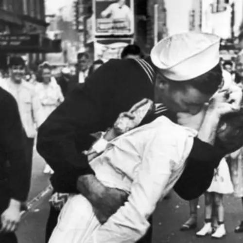 30 Vintage Photos From The Glory Days Of Times Square