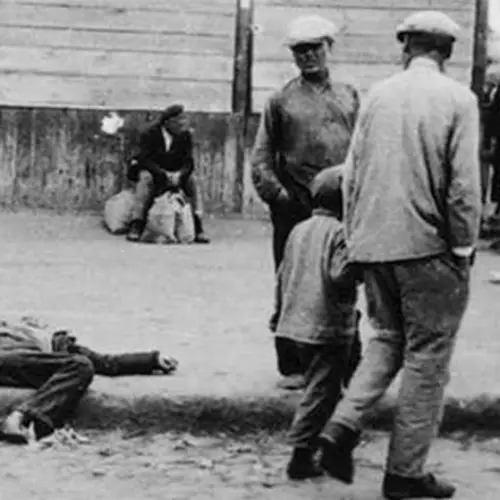 26 Horrifying Photos Of Holodomor — The Ukrainian Famine That Killed Millions