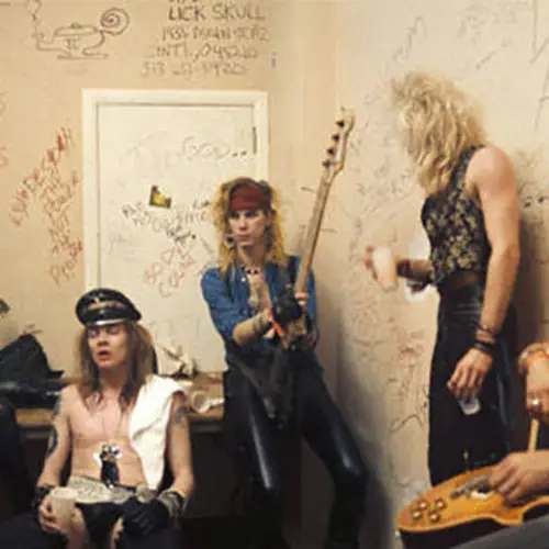 33 Vintage Backstage Photos Of History's Most Famous Musicians